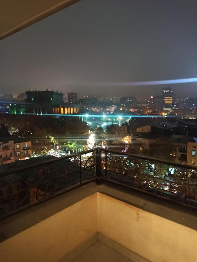 Красивая, Просторная Квартира В Самом Центре Еревана, Рядом С Оперным Театром. Yerevan Bagian luar foto